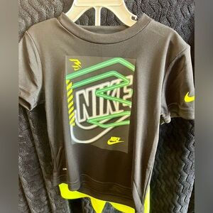 Nike Toddler 2 Pieces Tee & Shorts Set Dri-Fit black & Lime green. NWT